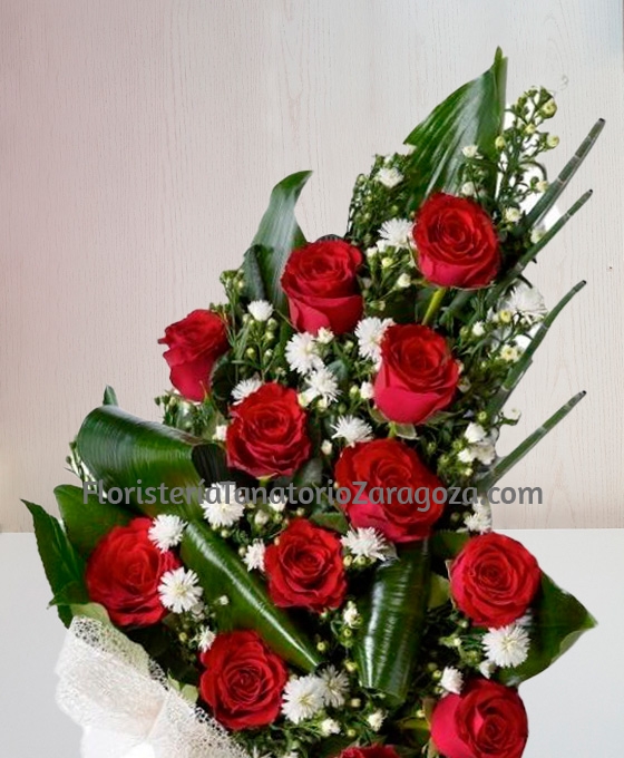 ramo fúnebre de 12 rosas rojas